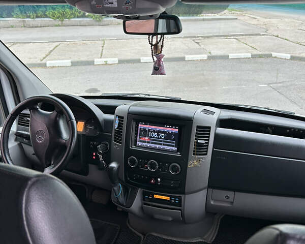 Белый Мерседес Sprinter, объемом двигателя 0 л и пробегом 350 тыс. км за 23500 $, фото 9 на Automoto.ua