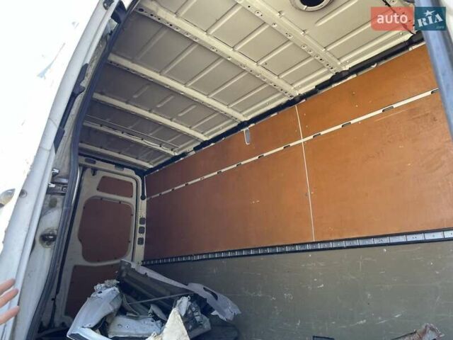 Белый Мерседес Sprinter, объемом двигателя 2.15 л и пробегом 300 тыс. км за 3999 $, фото 11 на Automoto.ua