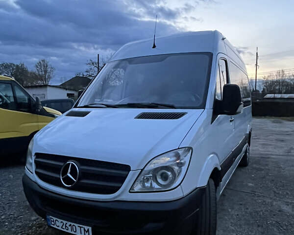 Белый Мерседес Sprinter, объемом двигателя 2.15 л и пробегом 510 тыс. км за 9800 $, фото 2 на Automoto.ua