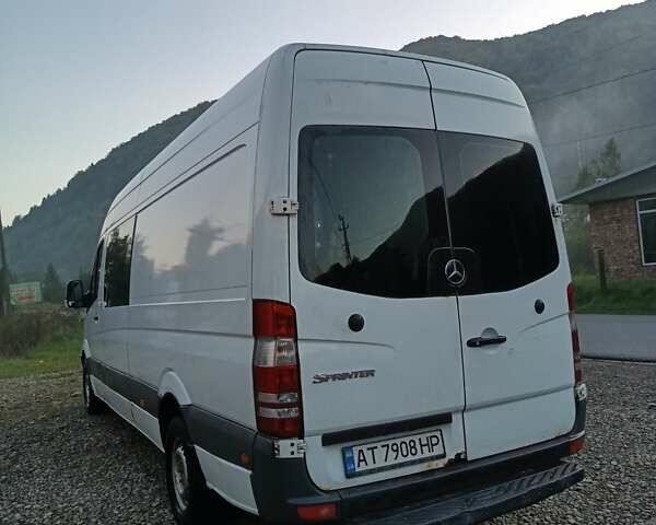 Белый Мерседес Sprinter, объемом двигателя 2.15 л и пробегом 360 тыс. км за 8500 $, фото 51 на Automoto.ua