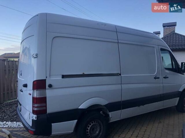 Белый Мерседес Sprinter, объемом двигателя 2.1 л и пробегом 450 тыс. км за 9000 $, фото 6 на Automoto.ua