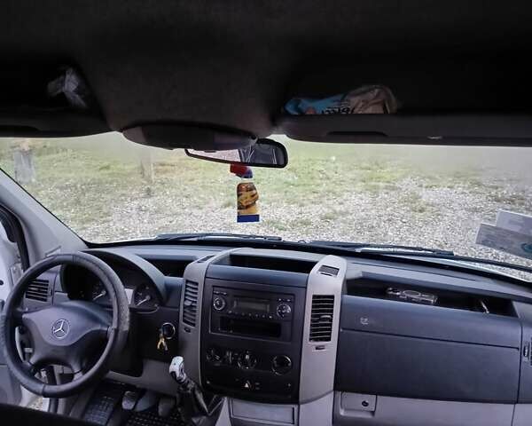 Белый Мерседес Sprinter, объемом двигателя 2.15 л и пробегом 360 тыс. км за 8500 $, фото 17 на Automoto.ua