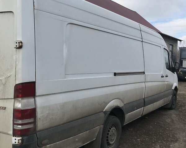 Белый Мерседес Sprinter, объемом двигателя 2.99 л и пробегом 515 тыс. км за 10900 $, фото 2 на Automoto.ua