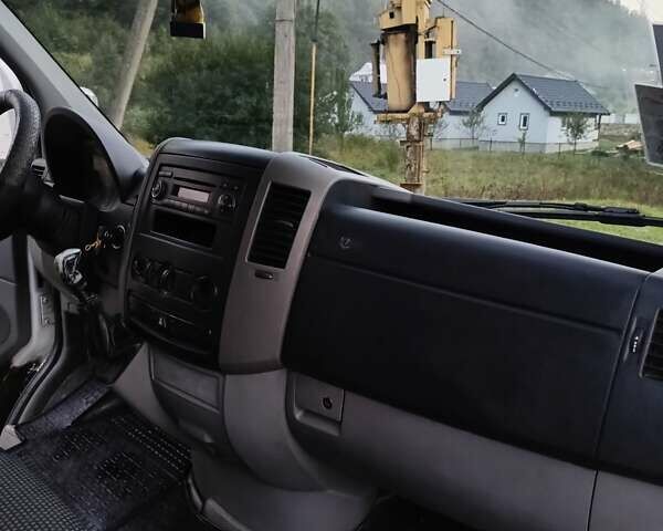 Белый Мерседес Sprinter, объемом двигателя 2.15 л и пробегом 360 тыс. км за 8500 $, фото 21 на Automoto.ua