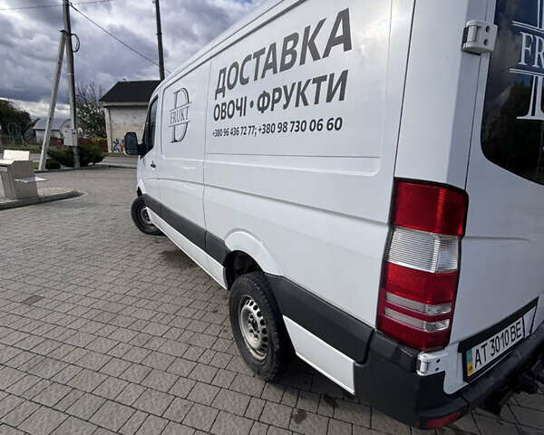 Белый Мерседес Sprinter, объемом двигателя 2.1 л и пробегом 317 тыс. км за 12000 $, фото 4 на Automoto.ua
