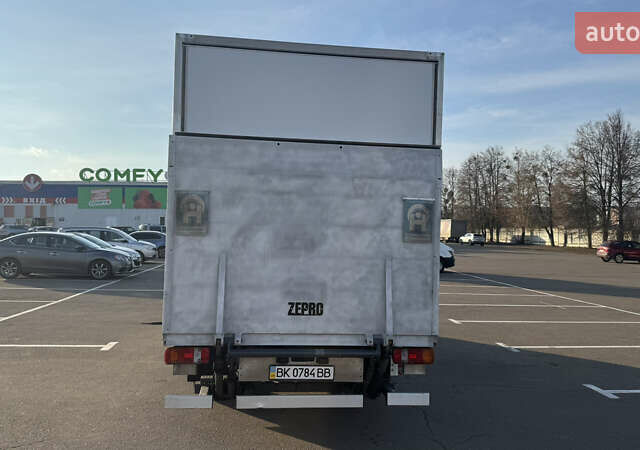 Белый Мерседес Sprinter, объемом двигателя 3 л и пробегом 279 тыс. км за 19900 $, фото 8 на Automoto.ua