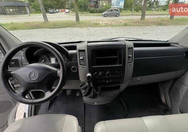 Белый Мерседес Sprinter, объемом двигателя 2.1 л и пробегом 500 тыс. км за 13500 $, фото 9 на Automoto.ua