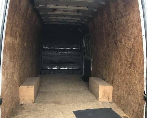 Белый Мерседес Sprinter, объемом двигателя 2.99 л и пробегом 515 тыс. км за 10900 $, фото 5 на Automoto.ua