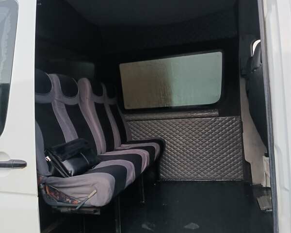Белый Мерседес Sprinter, объемом двигателя 2.15 л и пробегом 360 тыс. км за 8500 $, фото 18 на Automoto.ua