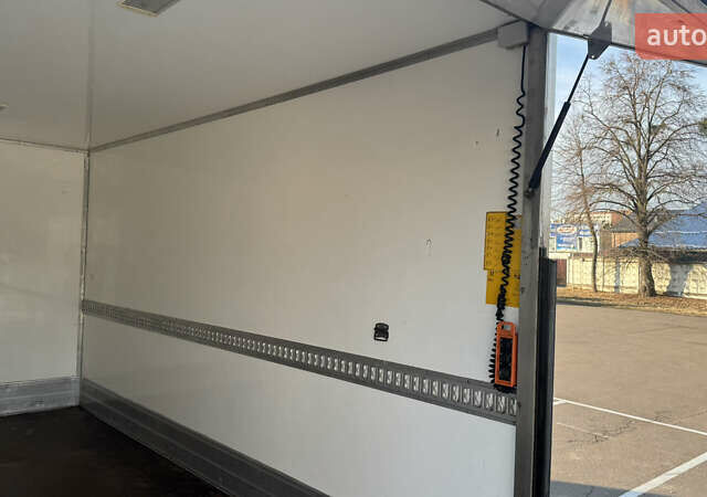 Белый Мерседес Sprinter, объемом двигателя 3 л и пробегом 279 тыс. км за 19900 $, фото 12 на Automoto.ua