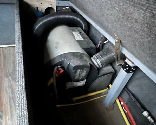 Белый Мерседес Sprinter, объемом двигателя 2.99 л и пробегом 470 тыс. км за 19999 $, фото 14 на Automoto.ua