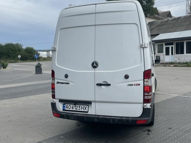 Белый Мерседес Sprinter, объемом двигателя 3 л и пробегом 400 тыс. км за 13300 $, фото 4 на Automoto.ua