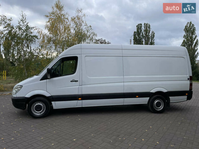 Белый Мерседес Sprinter, объемом двигателя 2.2 л и пробегом 350 тыс. км за 10999 $, фото 8 на Automoto.ua