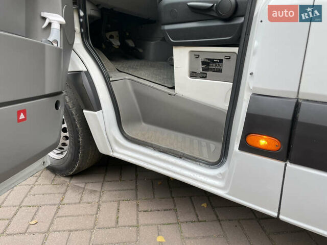 Белый Мерседес Sprinter, объемом двигателя 2.2 л и пробегом 350 тыс. км за 10999 $, фото 29 на Automoto.ua