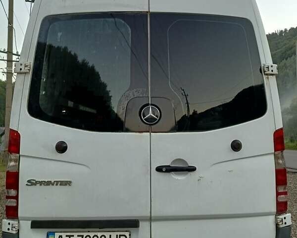 Белый Мерседес Sprinter, объемом двигателя 2.15 л и пробегом 360 тыс. км за 8500 $, фото 76 на Automoto.ua