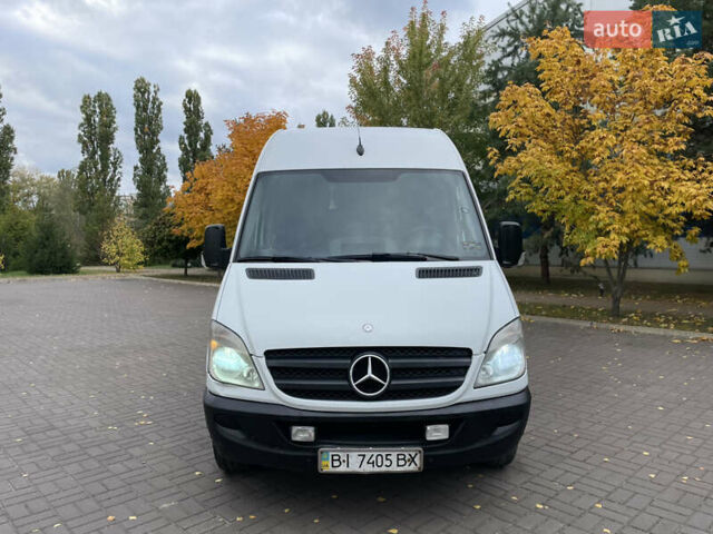 Белый Мерседес Sprinter, объемом двигателя 2.2 л и пробегом 350 тыс. км за 10999 $, фото 37 на Automoto.ua