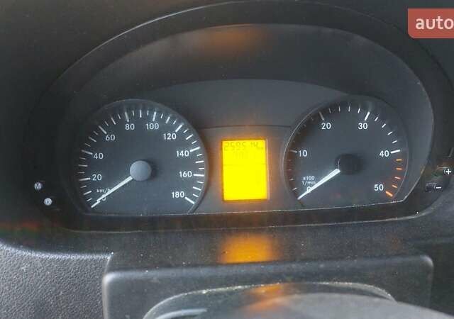 Белый Мерседес Sprinter, объемом двигателя 2.1 л и пробегом 359 тыс. км за 11900 $, фото 3 на Automoto.ua