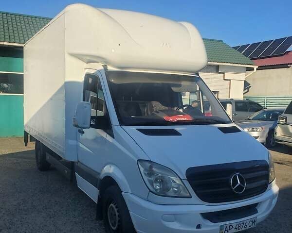 Белый Мерседес Sprinter, объемом двигателя 2.15 л и пробегом 300 тыс. км за 12100 $, фото 2 на Automoto.ua