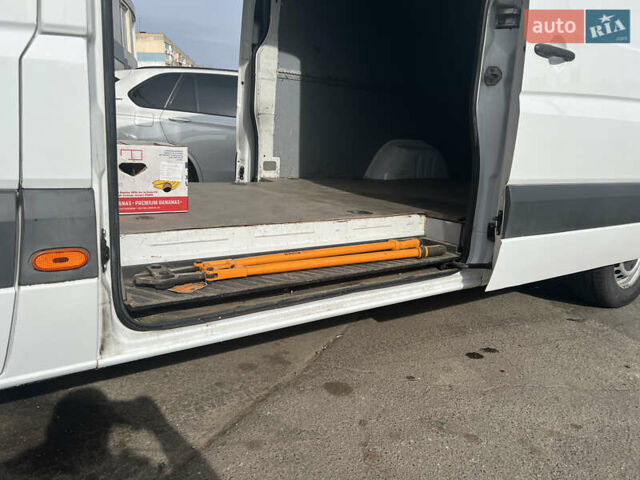 Білий Мерседес Sprinter, об'ємом двигуна 2.2 л та пробігом 378 тис. км за 11800 $, фото 45 на Automoto.ua