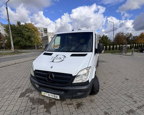 Белый Мерседес Sprinter, объемом двигателя 2.1 л и пробегом 317 тыс. км за 12000 $, фото 1 на Automoto.ua
