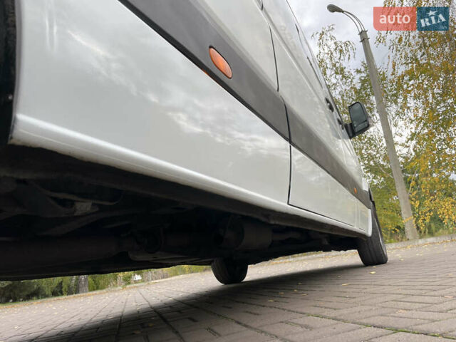 Белый Мерседес Sprinter, объемом двигателя 2.2 л и пробегом 350 тыс. км за 10999 $, фото 21 на Automoto.ua
