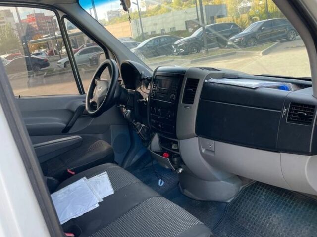 Белый Мерседес Sprinter, объемом двигателя 2.1 л и пробегом 608 тыс. км за 9200 $, фото 5 на Automoto.ua