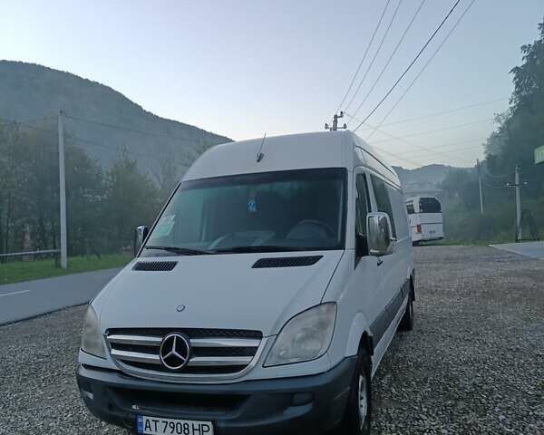 Белый Мерседес Sprinter, объемом двигателя 2.15 л и пробегом 360 тыс. км за 8500 $, фото 68 на Automoto.ua