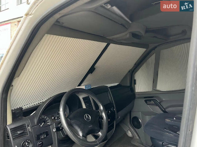 Белый Мерседес Sprinter, объемом двигателя 2.99 л и пробегом 470 тыс. км за 19999 $, фото 17 на Automoto.ua