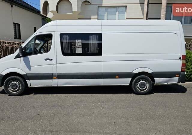 Белый Мерседес Sprinter, объемом двигателя 2.2 л и пробегом 360 тыс. км за 9100 $, фото 4 на Automoto.ua