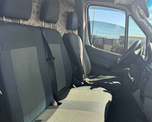 Белый Мерседес Sprinter, объемом двигателя 2.1 л и пробегом 472 тыс. км за 11500 $, фото 14 на Automoto.ua