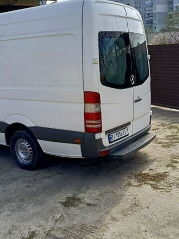 Белый Мерседес Sprinter, объемом двигателя 2.1 л и пробегом 300 тыс. км за 12550 $, фото 7 на Automoto.ua