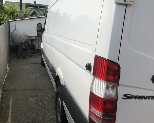 Белый Мерседес Sprinter, объемом двигателя 2.15 л и пробегом 504 тыс. км за 10800 $, фото 4 на Automoto.ua