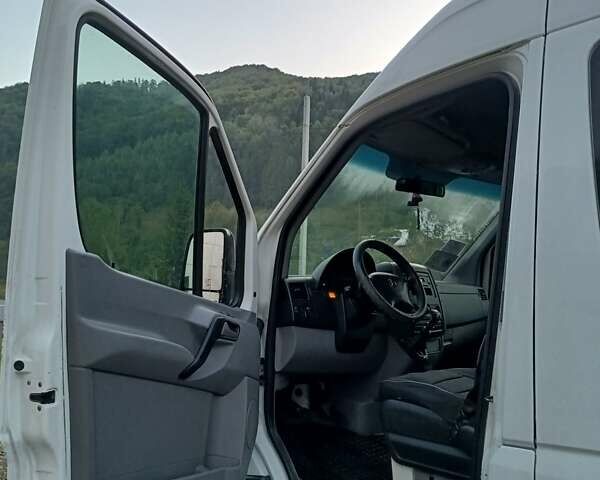 Белый Мерседес Sprinter, объемом двигателя 2.15 л и пробегом 360 тыс. км за 8500 $, фото 26 на Automoto.ua