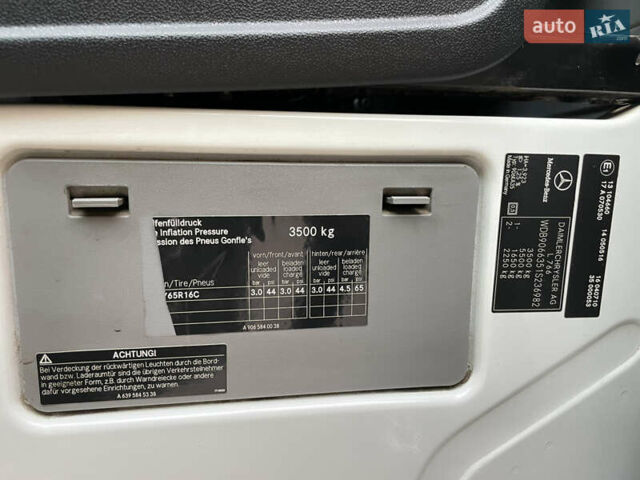 Белый Мерседес Sprinter, объемом двигателя 2.2 л и пробегом 350 тыс. км за 10999 $, фото 30 на Automoto.ua
