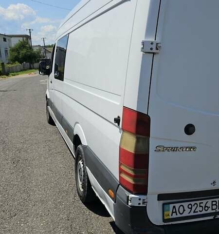Белый Мерседес Sprinter, объемом двигателя 2.2 л и пробегом 360 тыс. км за 9100 $, фото 6 на Automoto.ua