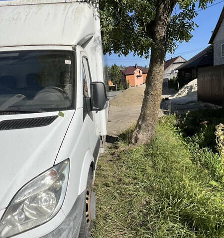 Белый Мерседес Sprinter, объемом двигателя 2.15 л и пробегом 264 тыс. км за 15500 $, фото 1 на Automoto.ua