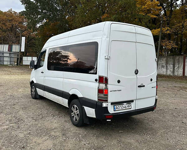 Белый Мерседес Sprinter, объемом двигателя 2.2 л и пробегом 370 тыс. км за 8699 $, фото 4 на Automoto.ua
