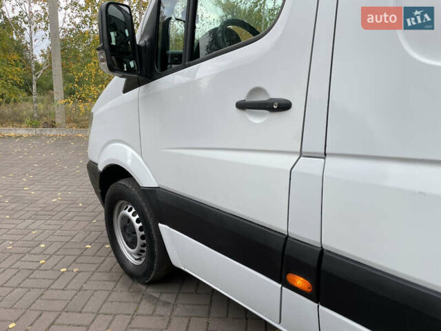 Белый Мерседес Sprinter, объемом двигателя 2.2 л и пробегом 350 тыс. км за 10999 $, фото 23 на Automoto.ua