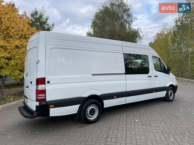 Белый Мерседес Sprinter, объемом двигателя 2.2 л и пробегом 350 тыс. км за 10999 $, фото 4 на Automoto.ua