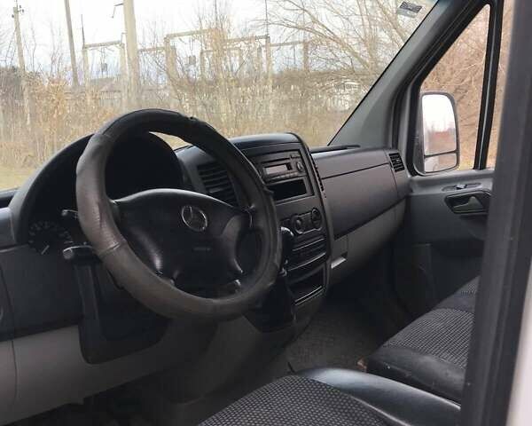Белый Мерседес Sprinter, объемом двигателя 2.99 л и пробегом 515 тыс. км за 10900 $, фото 1 на Automoto.ua