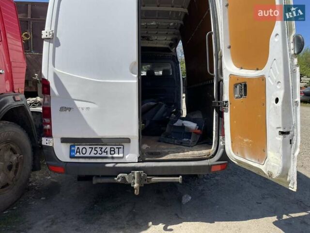 Белый Мерседес Sprinter, объемом двигателя 2.15 л и пробегом 300 тыс. км за 3999 $, фото 16 на Automoto.ua