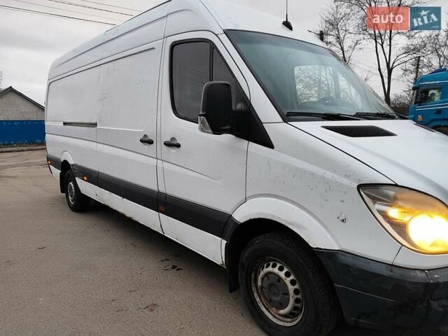 Белый Мерседес Sprinter, объемом двигателя 2.15 л и пробегом 473 тыс. км за 8500 $, фото 3 на Automoto.ua