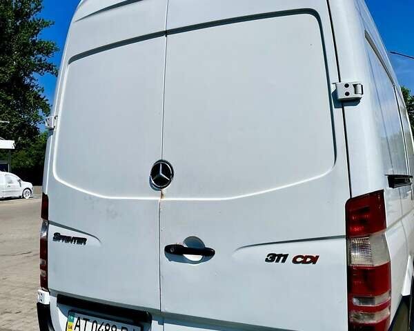 Білий Мерседес Sprinter, об'ємом двигуна 2.15 л та пробігом 390 тис. км за 8200 $, фото 9 на Automoto.ua