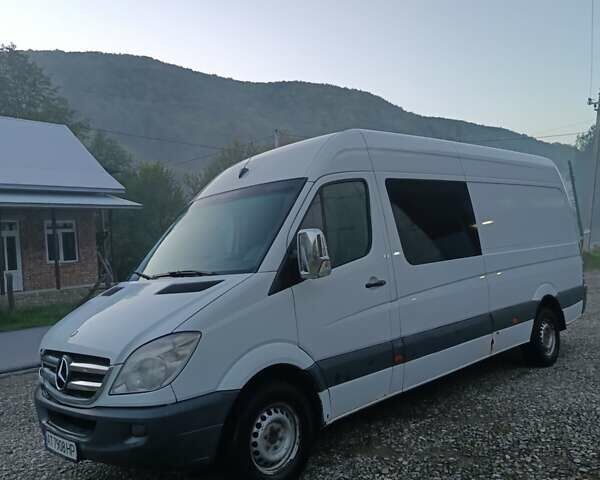 Белый Мерседес Sprinter, объемом двигателя 2.15 л и пробегом 360 тыс. км за 8500 $, фото 55 на Automoto.ua