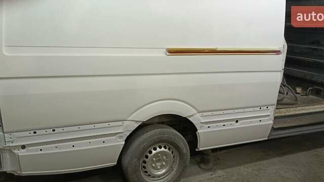 Белый Мерседес Sprinter, объемом двигателя 2.1 л и пробегом 300 тыс. км за 12700 $, фото 2 на Automoto.ua
