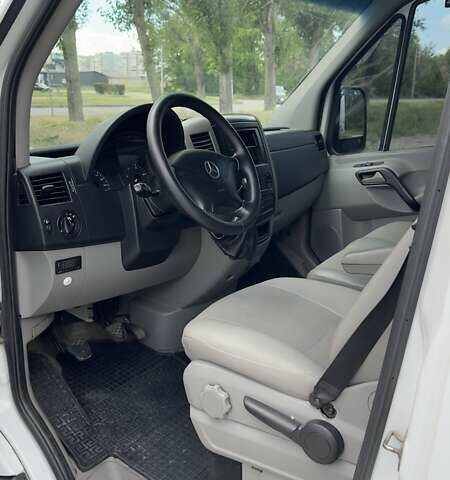 Белый Мерседес Sprinter, объемом двигателя 2.1 л и пробегом 500 тыс. км за 13500 $, фото 11 на Automoto.ua