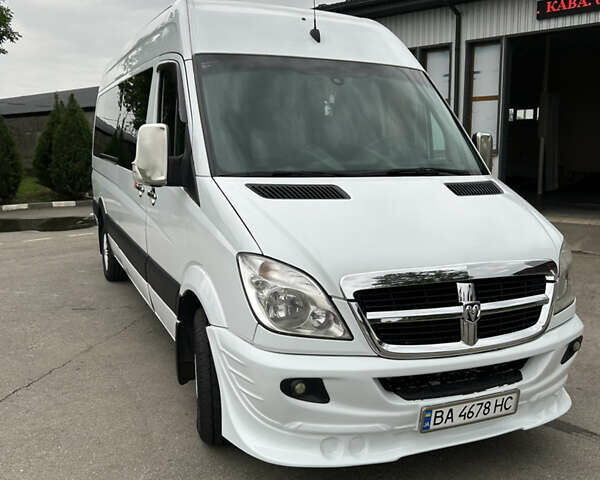 Белый Мерседес Sprinter, объемом двигателя 0 л и пробегом 350 тыс. км за 23500 $, фото 1 на Automoto.ua