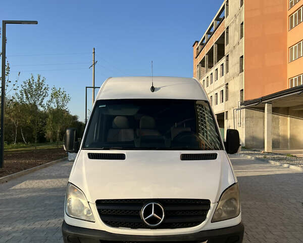 Білий Мерседес Sprinter, об'ємом двигуна 2.15 л та пробігом 435 тис. км за 10500 $, фото 3 на Automoto.ua