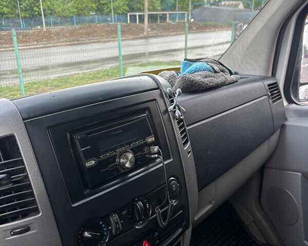 Белый Мерседес Sprinter, объемом двигателя 2.15 л и пробегом 306 тыс. км за 13000 $, фото 6 на Automoto.ua