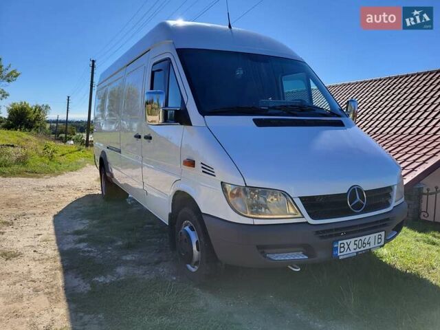 Белый Мерседес Sprinter, объемом двигателя 2.7 л и пробегом 188 тыс. км за 17112 $, фото 4 на Automoto.ua